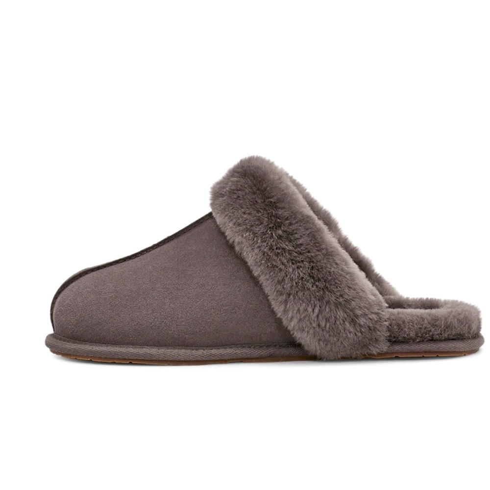 NEW Size 6 UGGs
